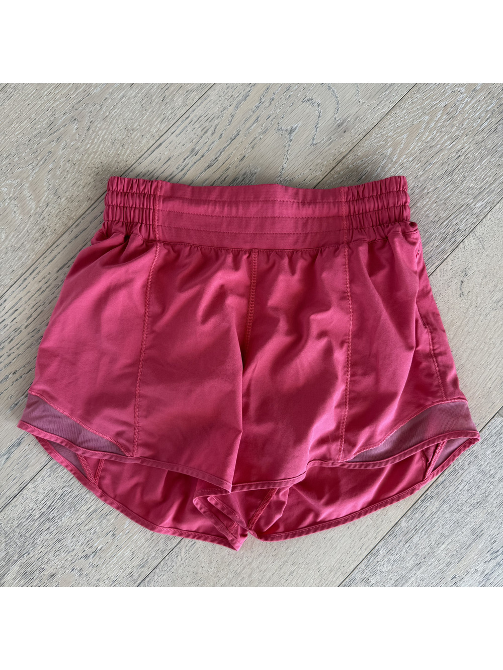 Lululemon Hotty Hot High Rise Lined Shorts 4" Women's Size 6 Glaze Pink